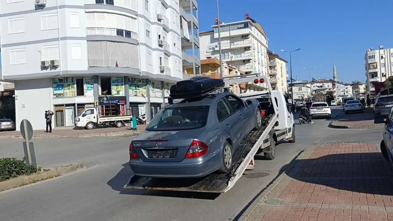 Manavgat’ta Lüks Otomobilin Plaka Oyunu Tutmadı! 4